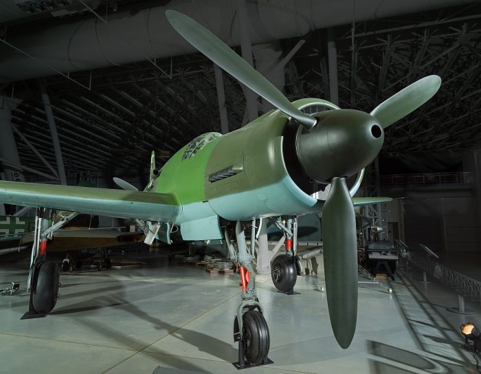 Dornier Do 335 A-0 Pfeil on display in the Steven F. Udvar-Hazy Center, Smithsonian. Image courtesy of Smithsonian National Air and Space Museum.