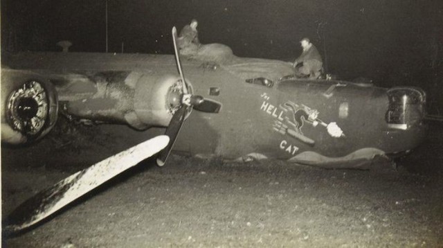 B-24 Belly landing The Hellcat 7 Dec 43