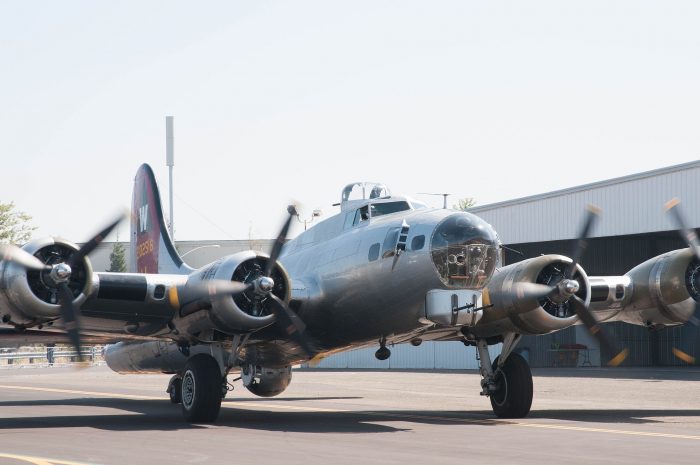 Aluminium Overcast taxiing. Image by Jingletown CC B-SA 3.0