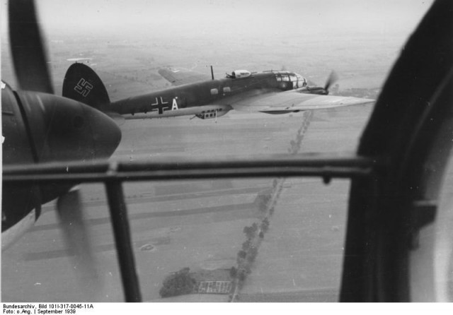 HE 111 on their way to Poland – Kampfgeschwader 1 (KG 1) (Bundesarchiv, Bild 101I-317-0045-11A)